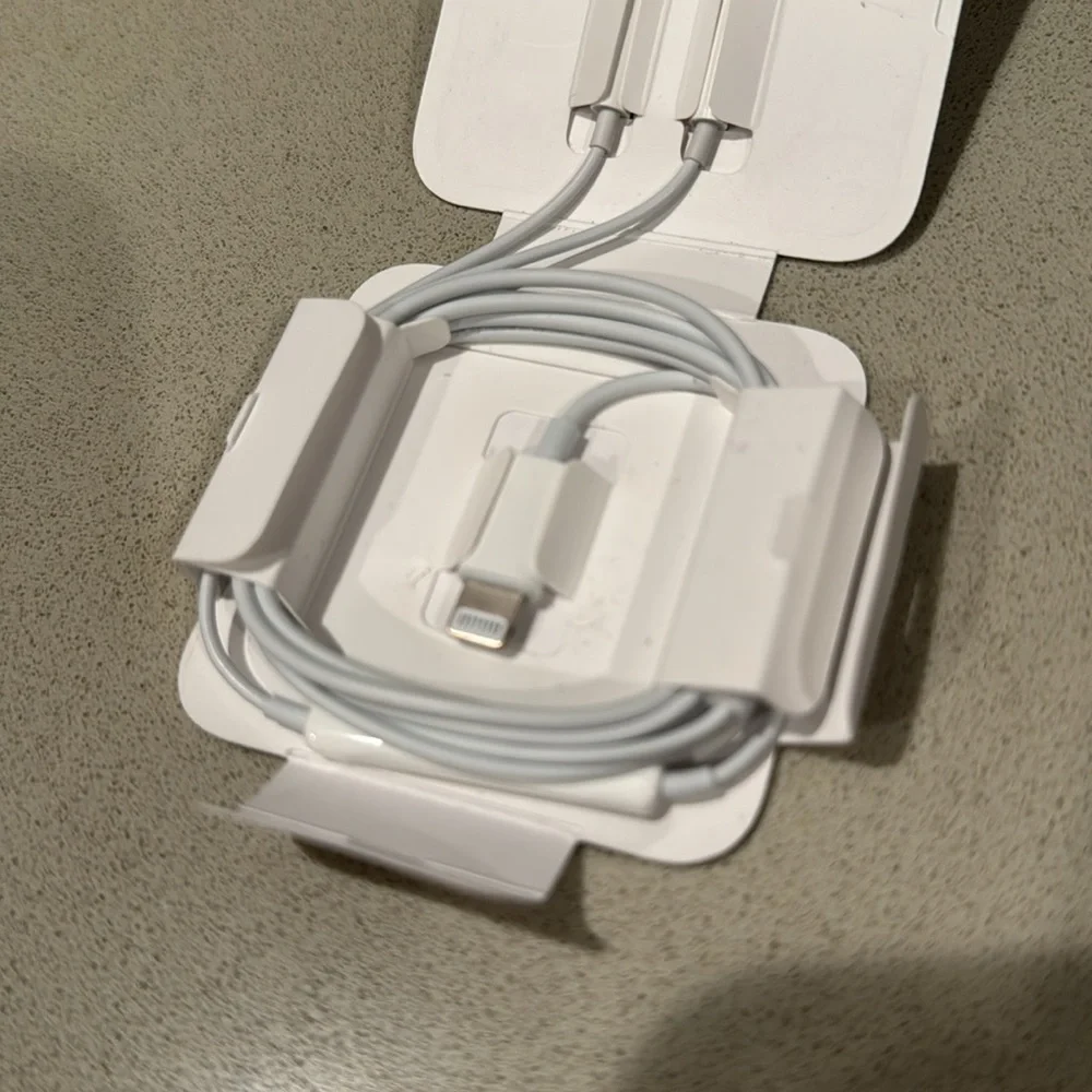Apple wired earpods with lightning connector